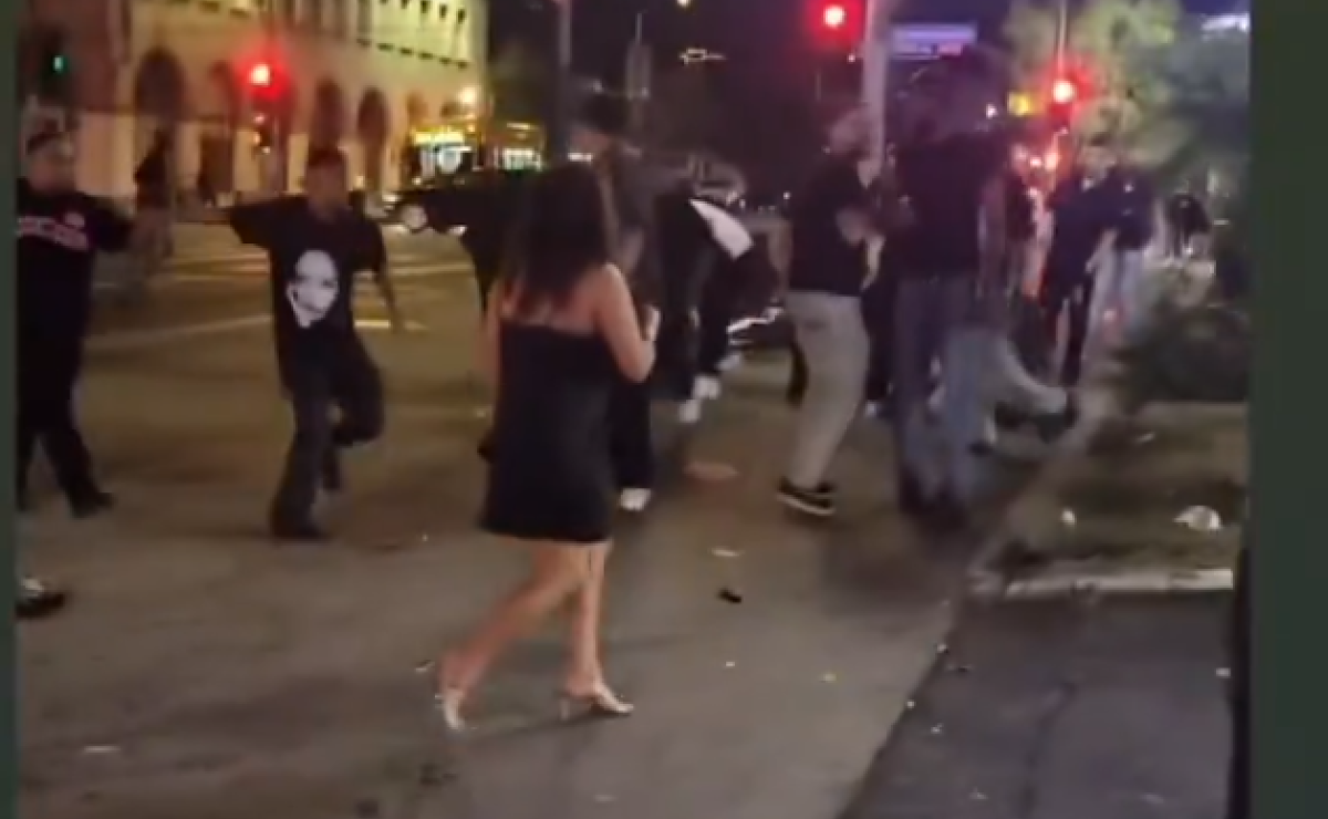 Buscan a tirador del hombre que arrolló a 30 personas en East Hollywood